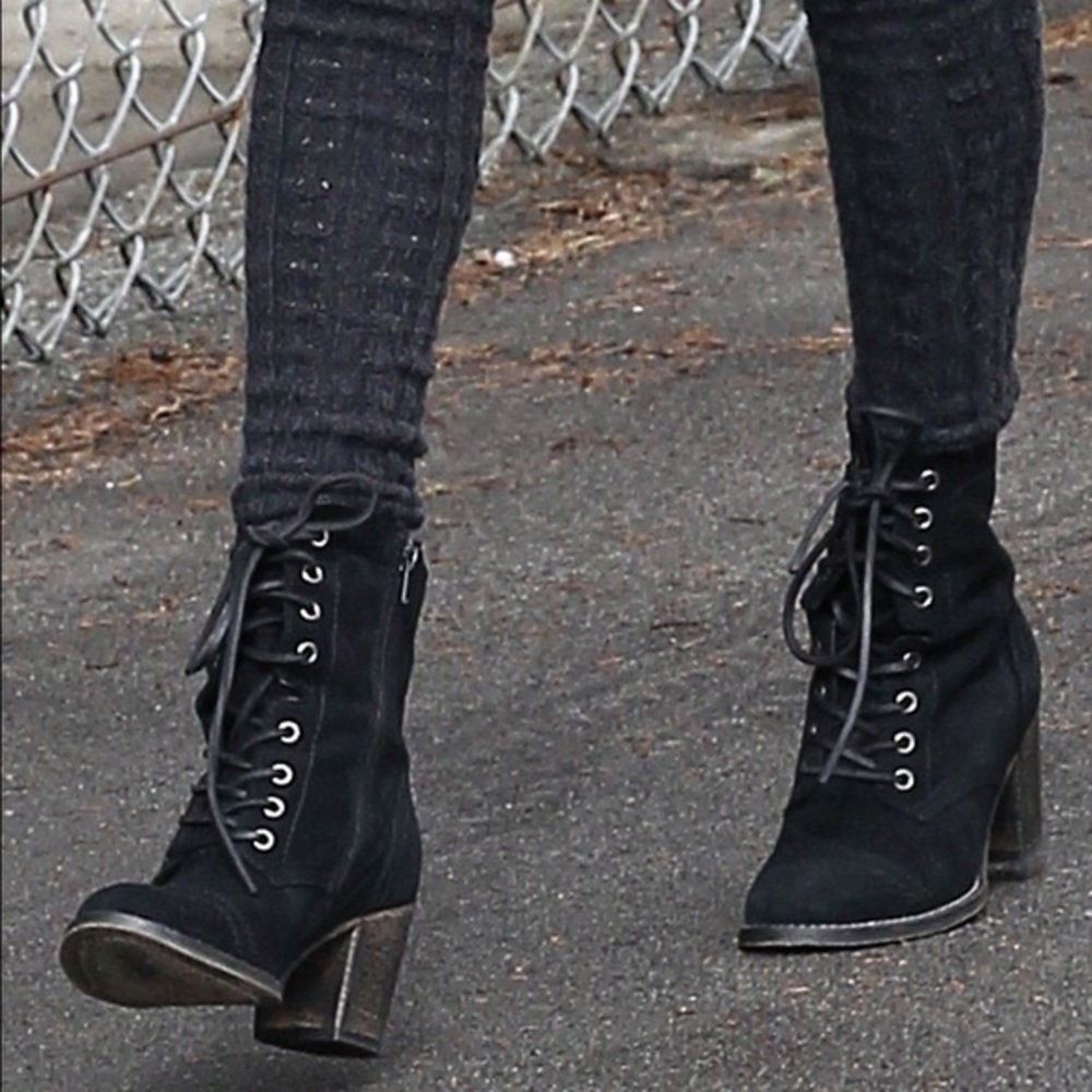 Steve Madden Gretell Black suede booties SZ 9.5